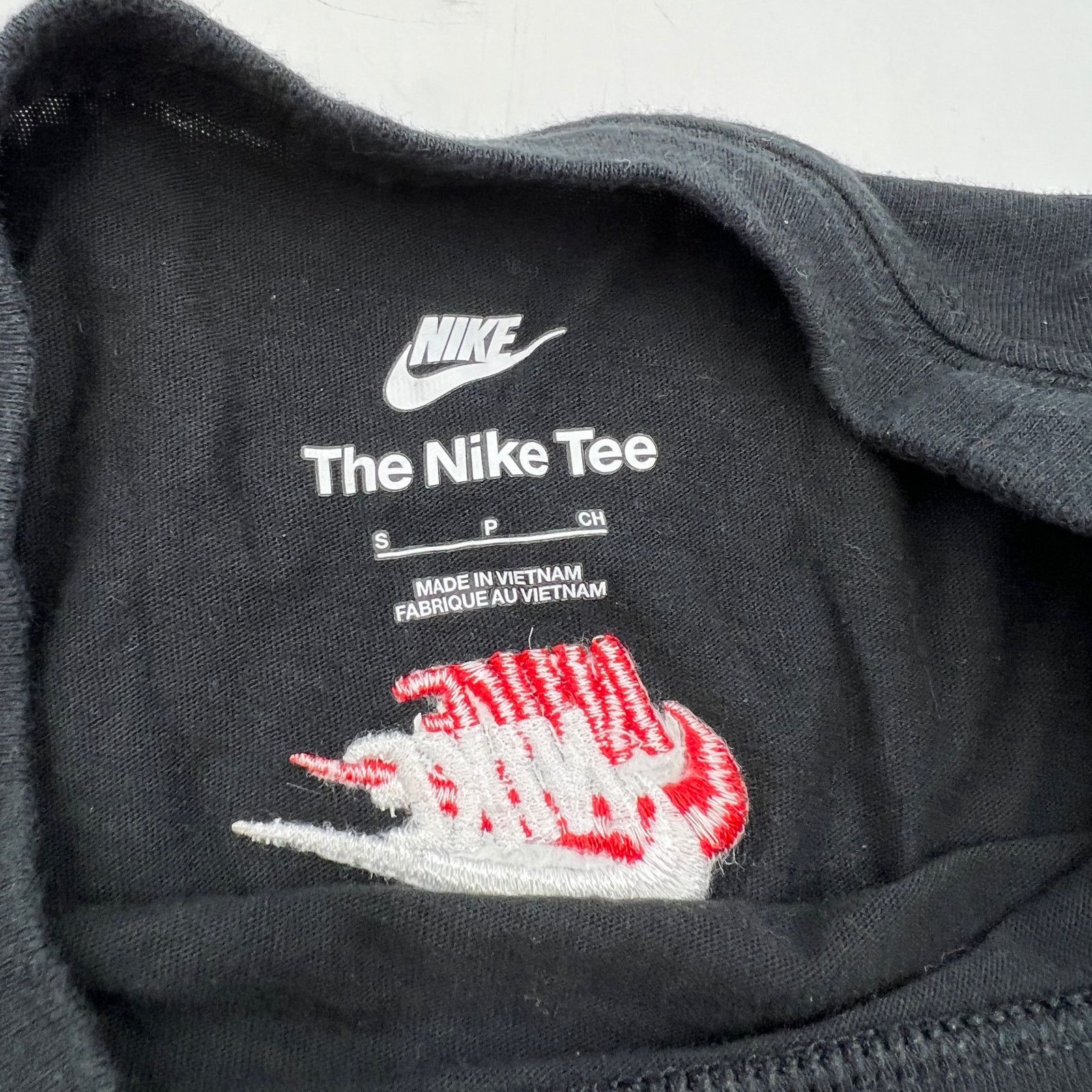 Nike Nike Sportswear NSW Club Essentials T-Shirt Logo Embroidery Size US S / EU 44-46 / 1 - 3 Thumbnail