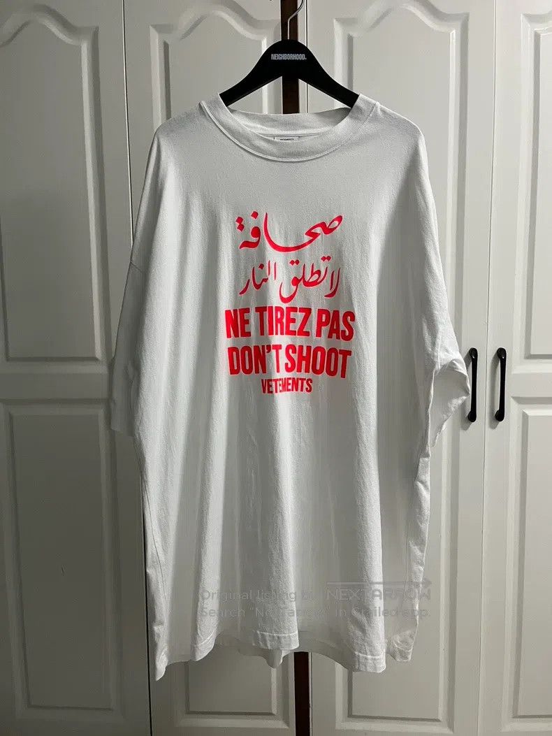 Vetements Vetements Slogan Short Sleeve Size US M / EU 48-50 / 2 - 1 Thumbnail