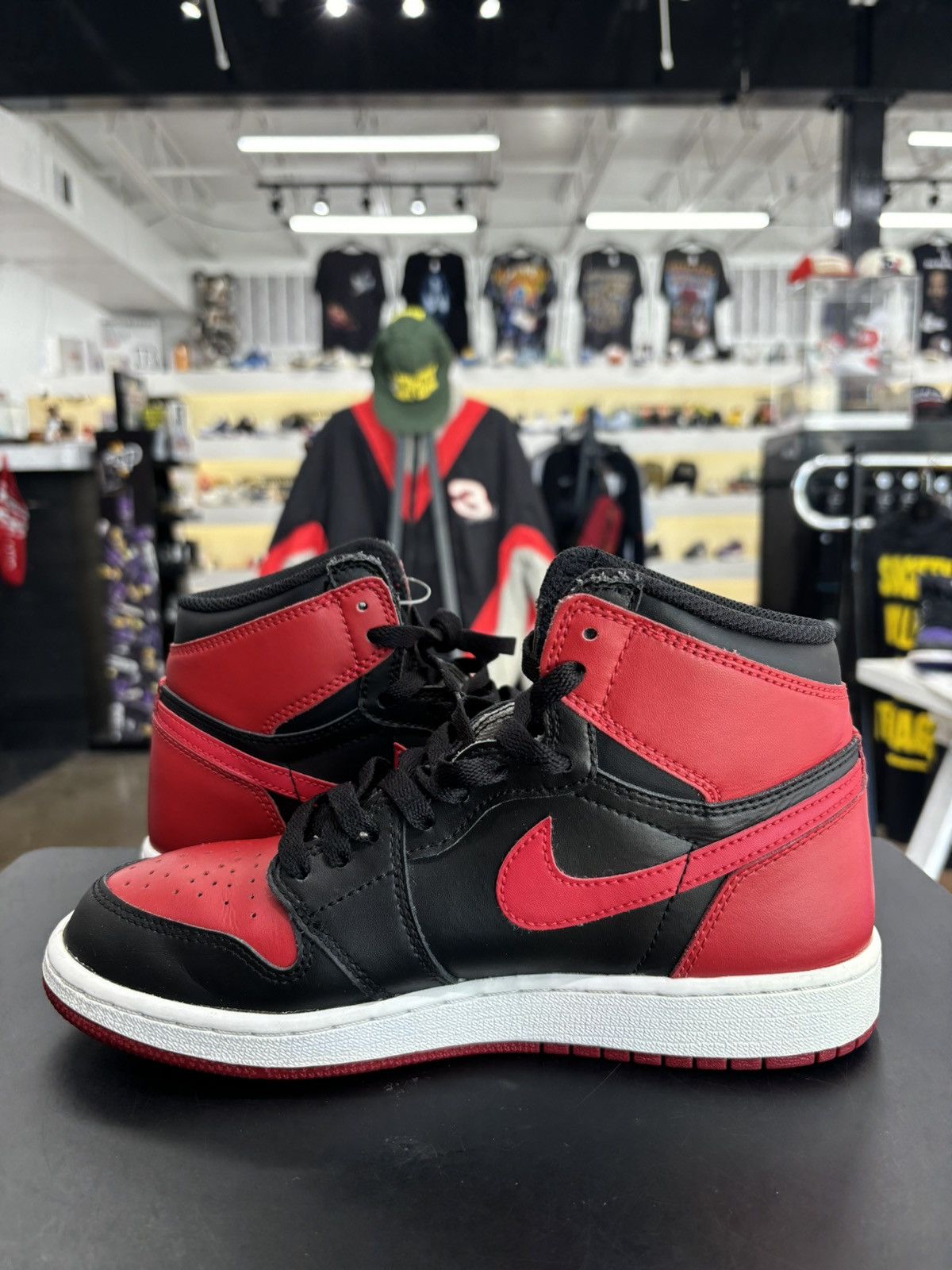 Jordan Brand × Nike Air Jordan 1 Banned Bred Sz. 6Y (2016) Size US 6 / EU 39 - 5 Thumbnail