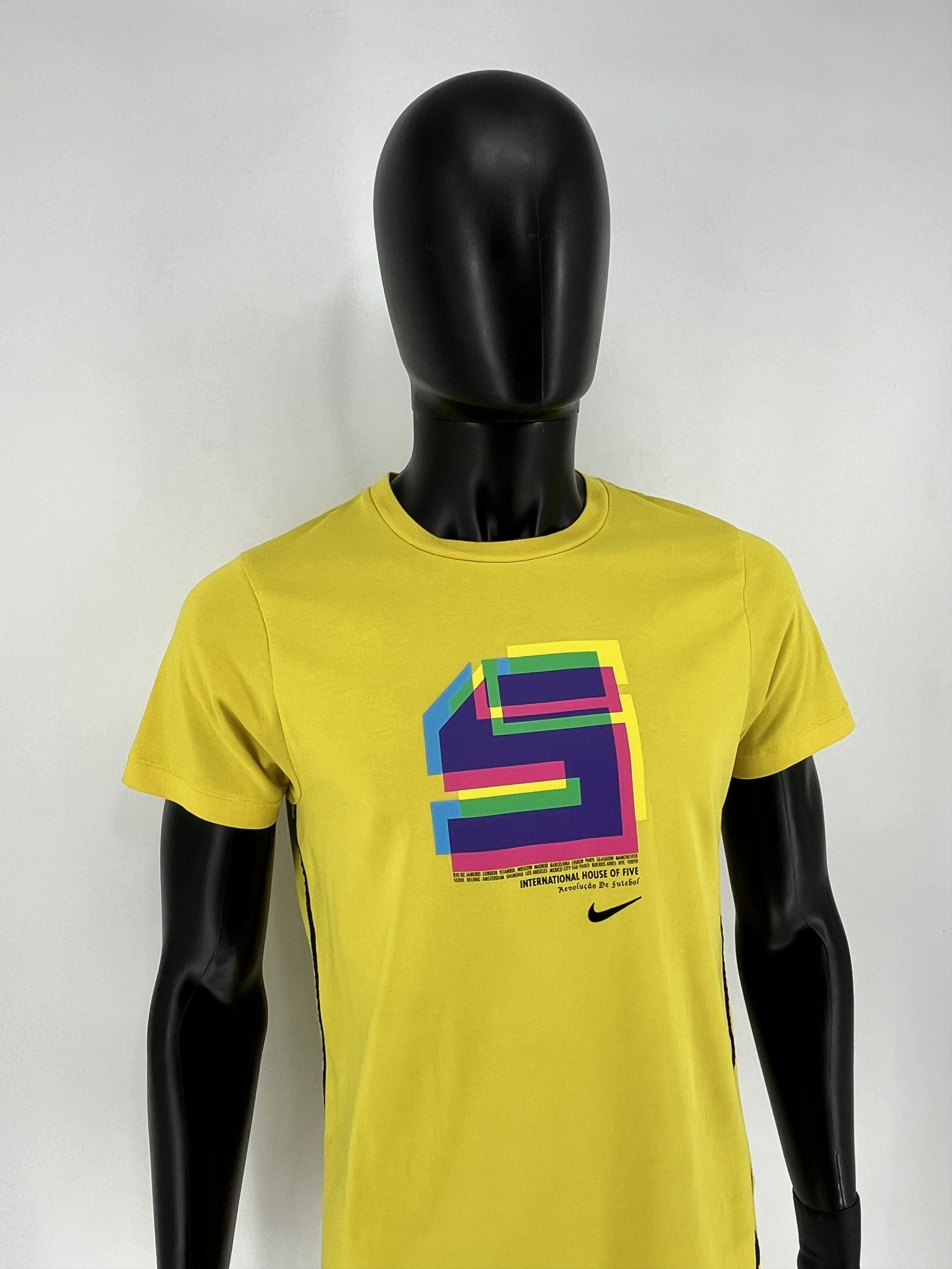 Nike × Vintage Nike fit International House Of 5 Revolucao De Futebol Tee Size US M / EU 48-50 / 2 - 3 Thumbnail