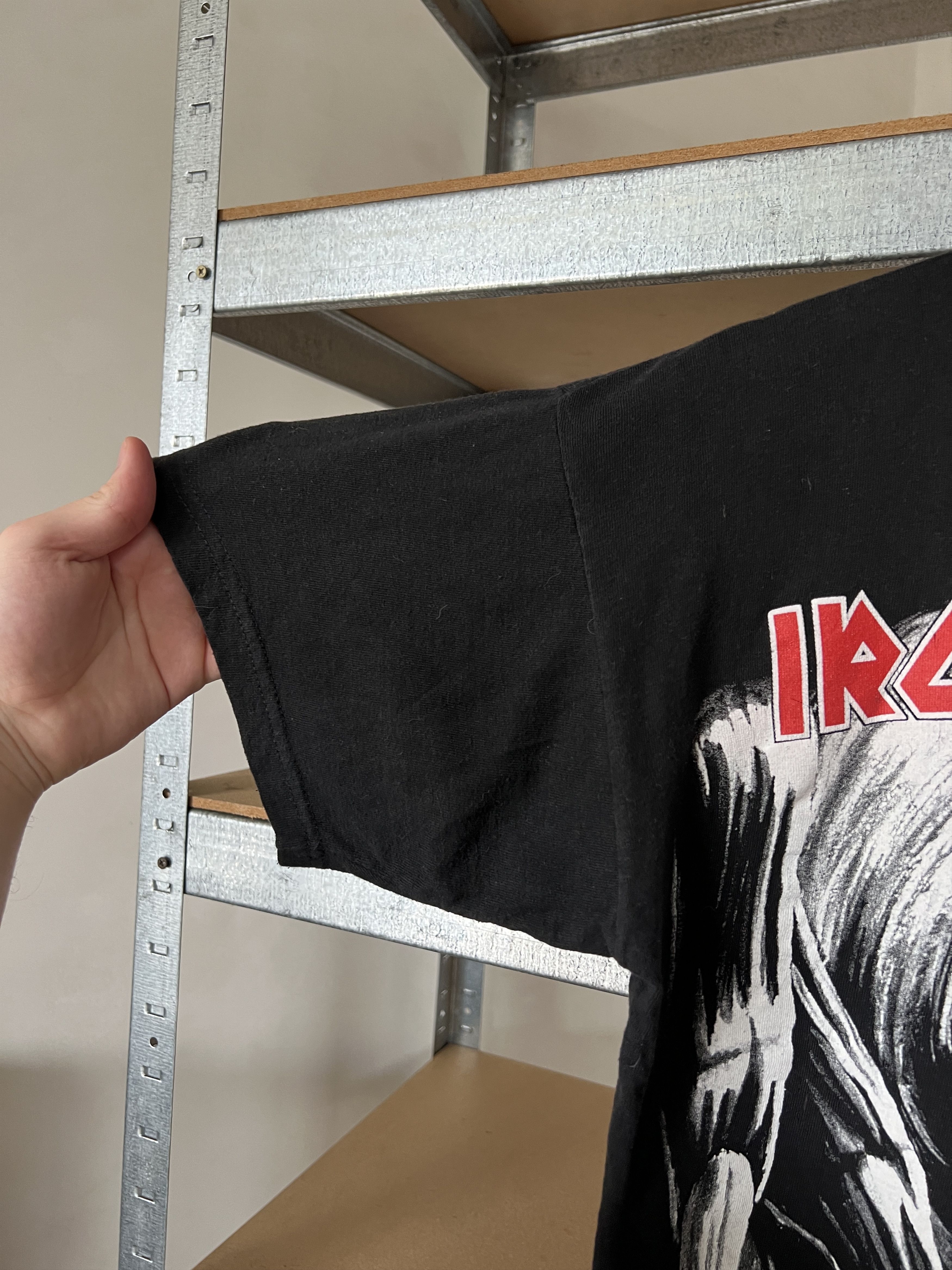 Band Tees Vintage 90s Iron Maiden Rock band 1982 T-shirt Size US M / EU 48-50 / 2 - 4 Thumbnail