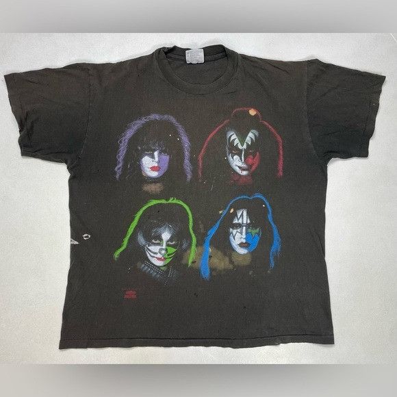 image of Band Tees x Vintage Kiss 1991 Graphic T-Shirt Women Large Thrashed 90's in Black