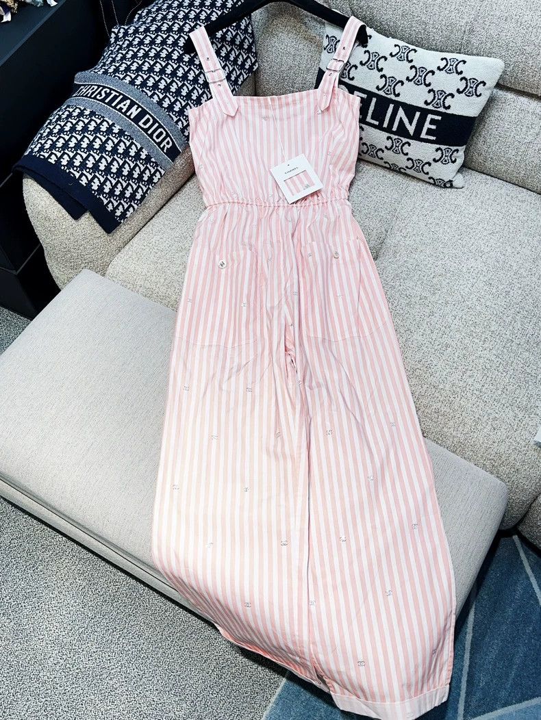 Chanel Chanel White striped full-print double c full-print logo s Size 42" / US 20 - 1 Thumbnail