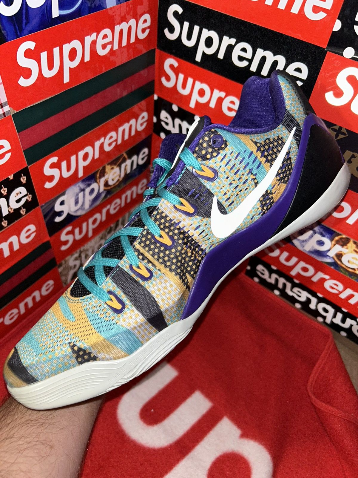 Nike Nike Kobe 9 EM Low ‘Pop Art’ 646701-508 size 13 Size US 13 / EU 46 - 9 Thumbnail
