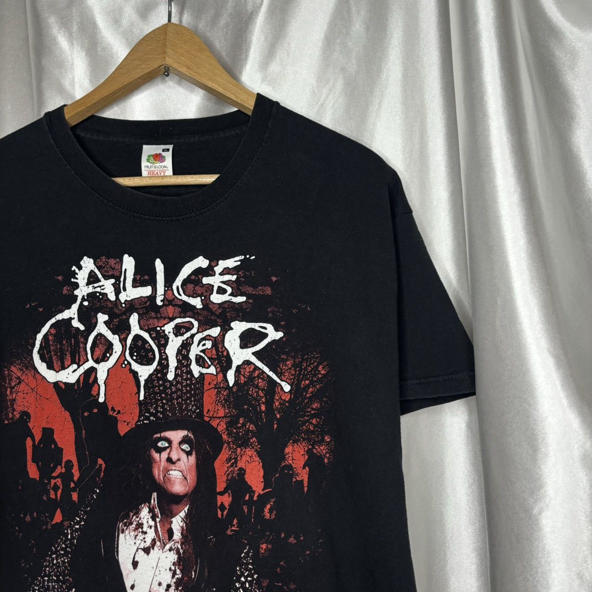 Fruit Of The Loom × Vintage Alice cooper raise the dead black tshirt band t-shirt 2013 Size US XL / EU 56 / 4 - 3 Thumbnail