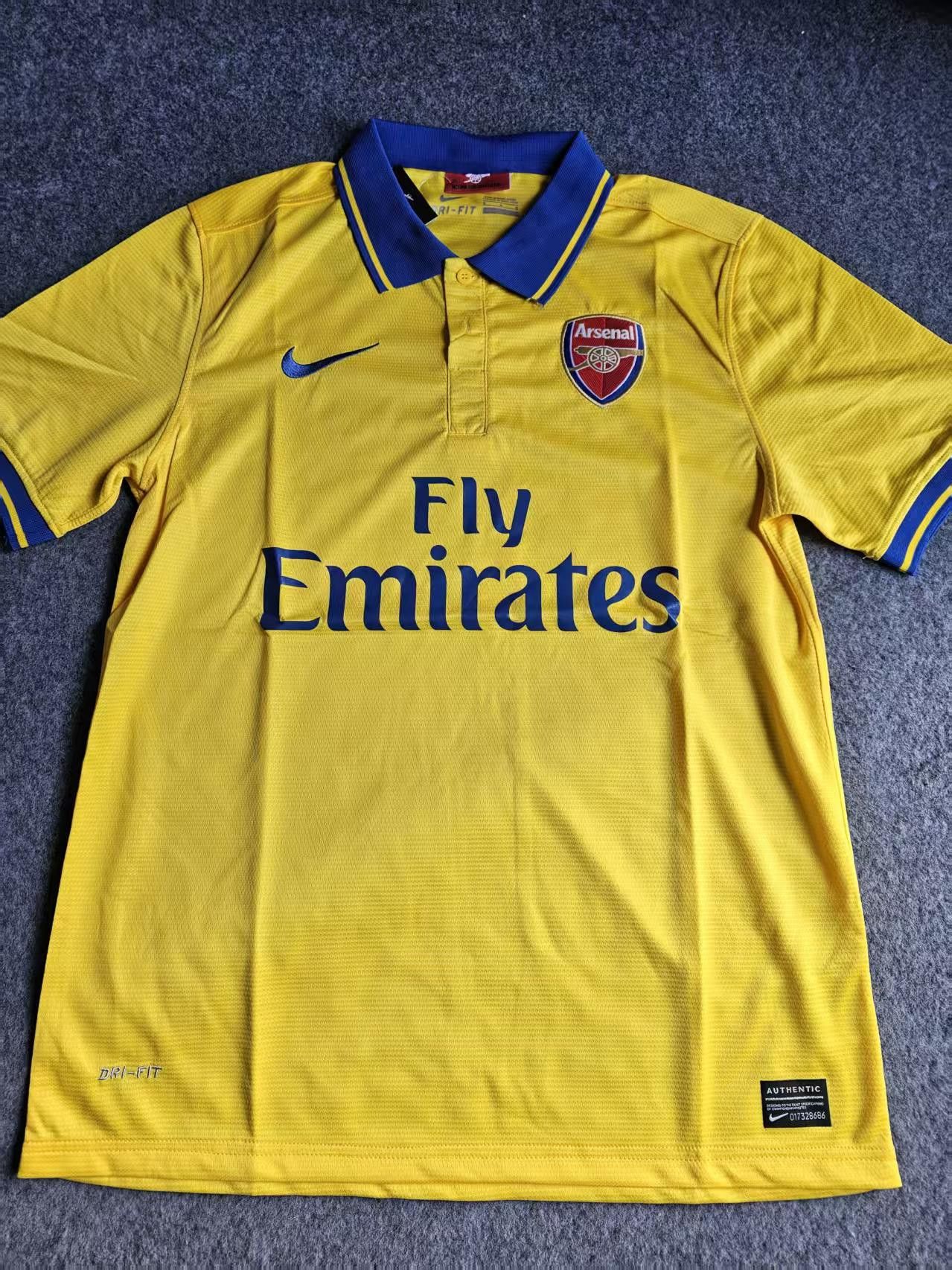 Other 2013 14 Arsenal Jersey Yellow Size US M / EU 48-50 / 2 - 1 Thumbnail
