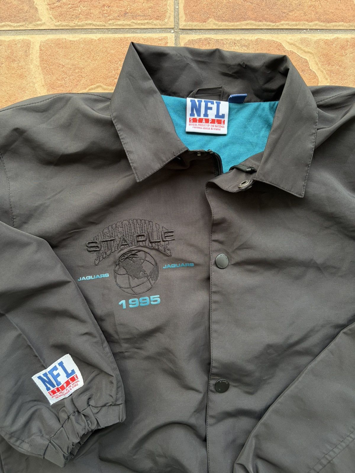 Staple Vintage 1995 Jacksonville Jaguars windbreaker Size US M / EU 48-50 / 2 - 2 Thumbnail