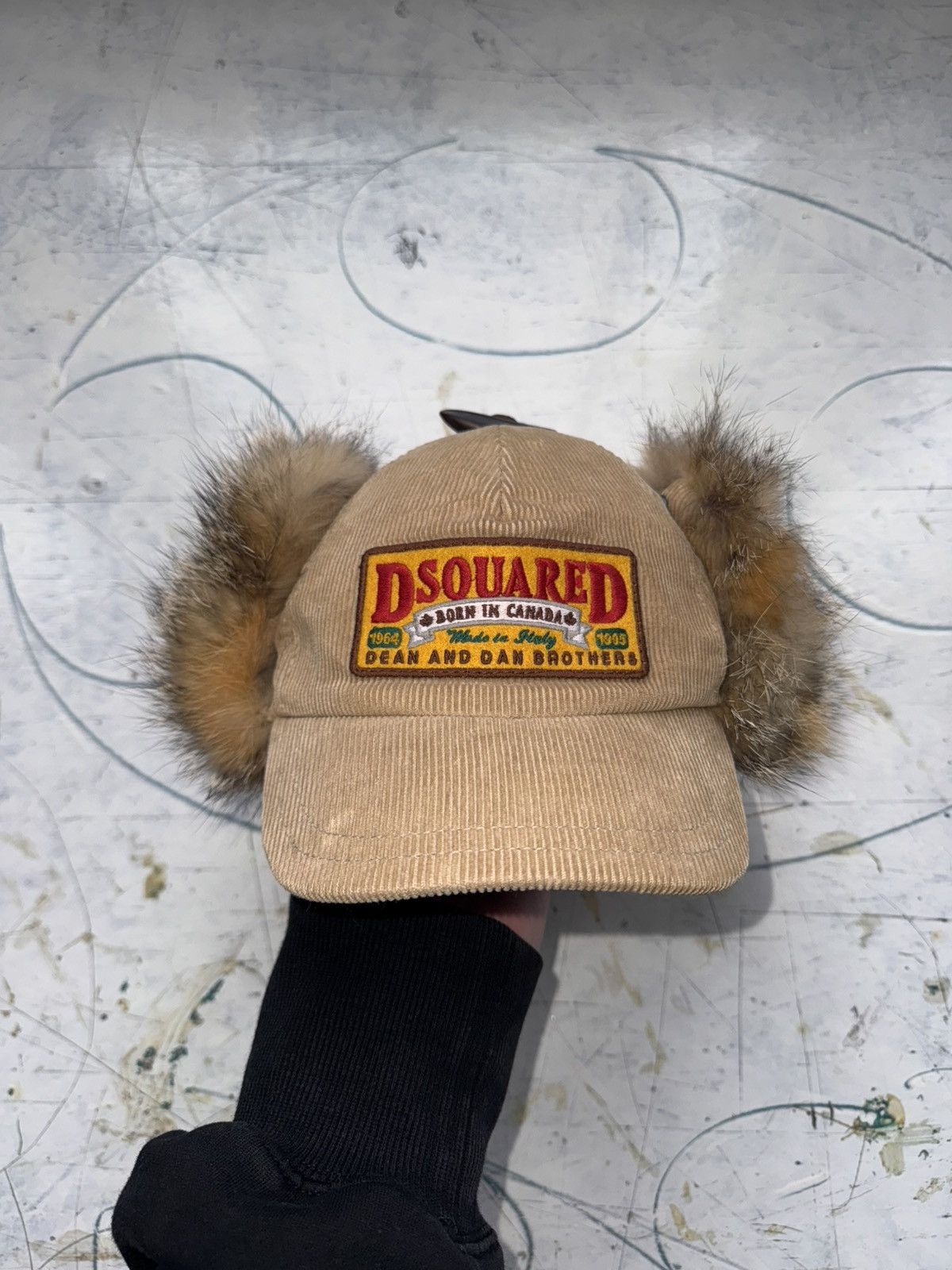 Fur Beret. Dsquared2 Fox hat Dsquared2 Burgundy size L International in Fox  main image 4