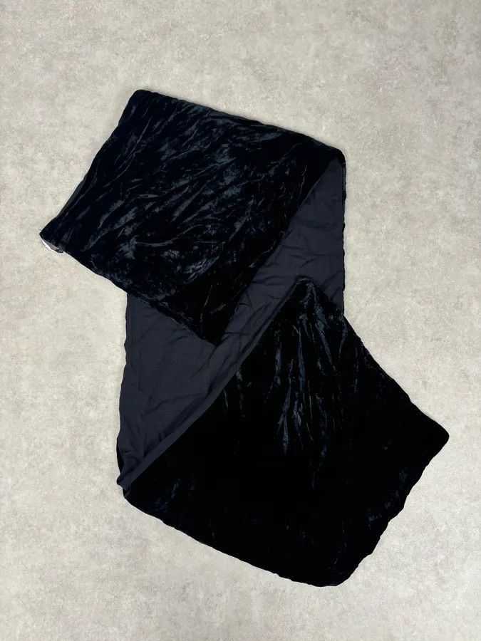 Emporio Armani 2000s Emporio Armani Black Classy Velvet Scarf Size ONE SIZE - 2 Thumbnail