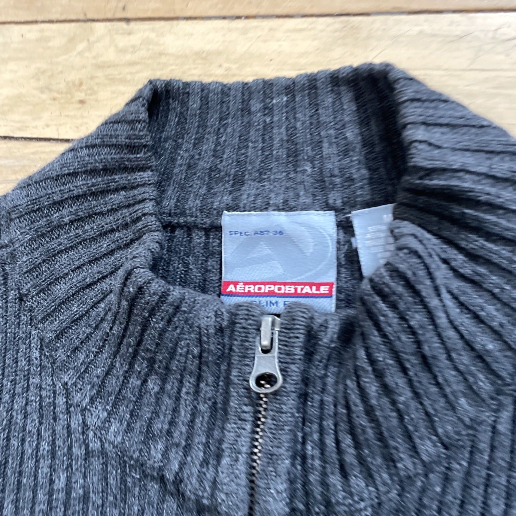 Aeropostale AEROPOSTALE 1/4 Zip Sweater Men M Gray Ribbed 90s Y2K Skater Slim Fit Ramie Knit Pullover Zip Mock Neck Center Stripe Mens Size US M / EU 48-50 / 2 - 4 Thumbnail