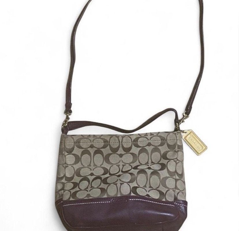 Coach Coach C Carrie Signature Burgundy Brown purse Size ONE SIZE - 1 Thumbnail