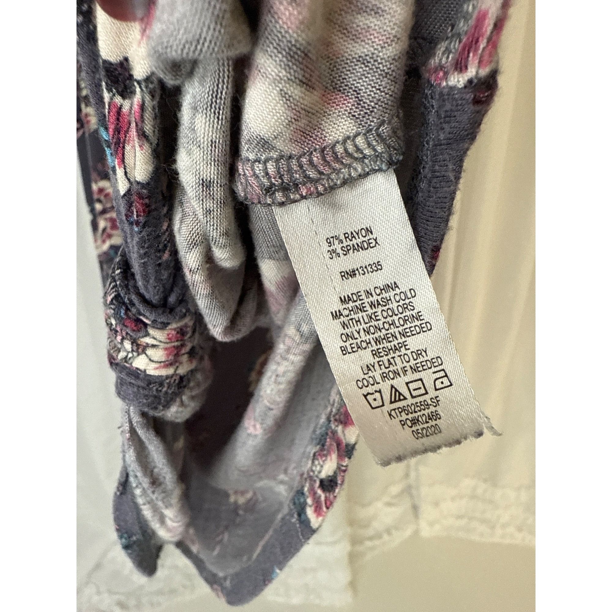 Other Floral Knot Front Tee Short Sleeve Gray Top By Nine Britton Size S / US 4 / IT 40 - 8 Thumbnail