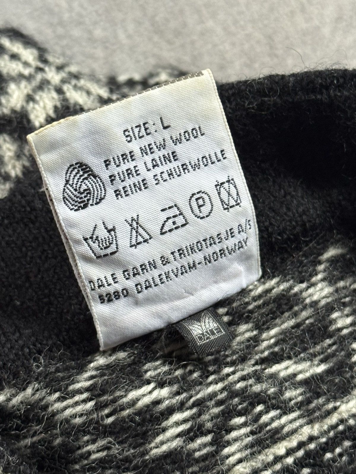 Dale Of Norway Dale Of Norway🇳🇴 M/size wool vintage retro aztec sweater knit Size US M / EU 48-50 / 2 - 7 Thumbnail