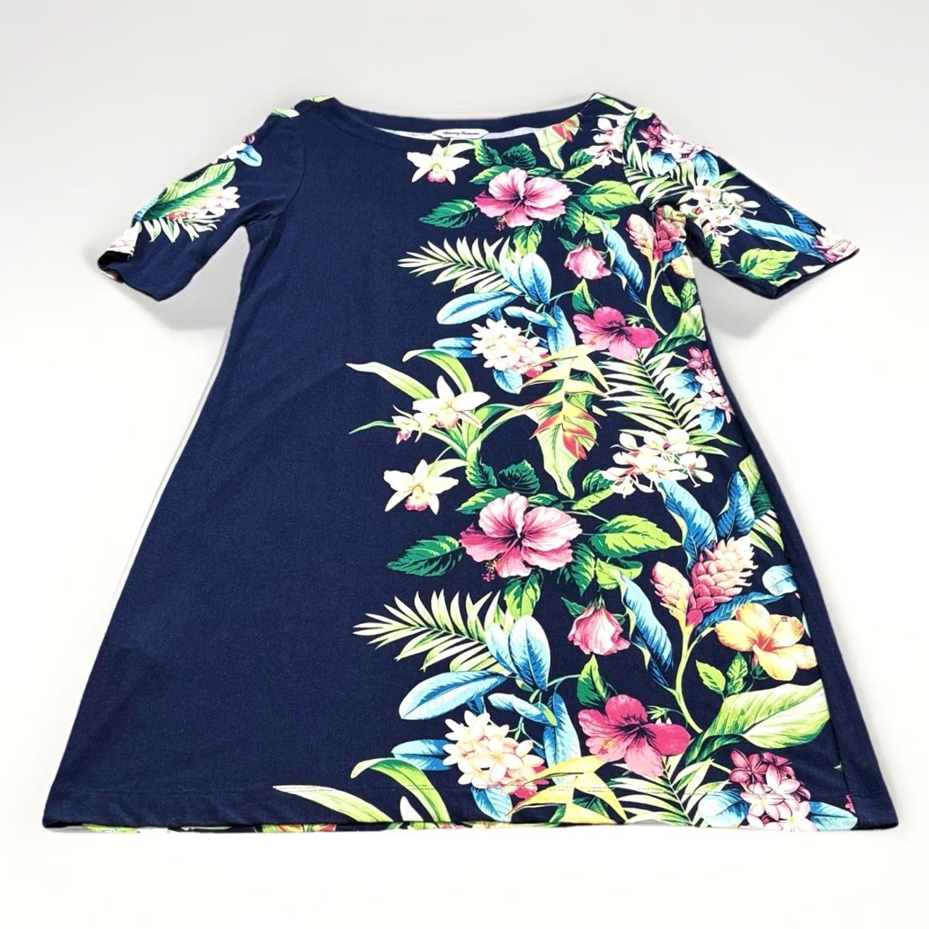 Tommy Bahama Tommy Bahama Shift Dress Navy Floral Tropicalia Boat Neck Short Sleeve Knee Length M Regular Women Viscose Spandex Stretch Jersey Used Size M / US 6-8 / IT 42-44 - 2 Thumbnail