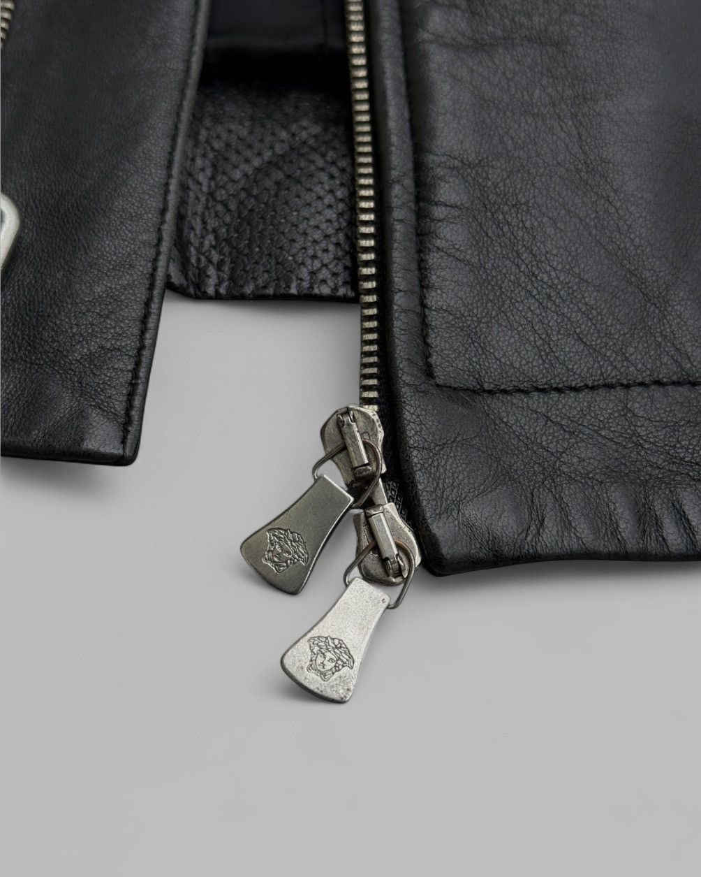 Versace Rare Vintage Versace Side Zip Medusa Details Biker Jacket Size US M / EU 48-50 / 2 - 6 Thumbnail