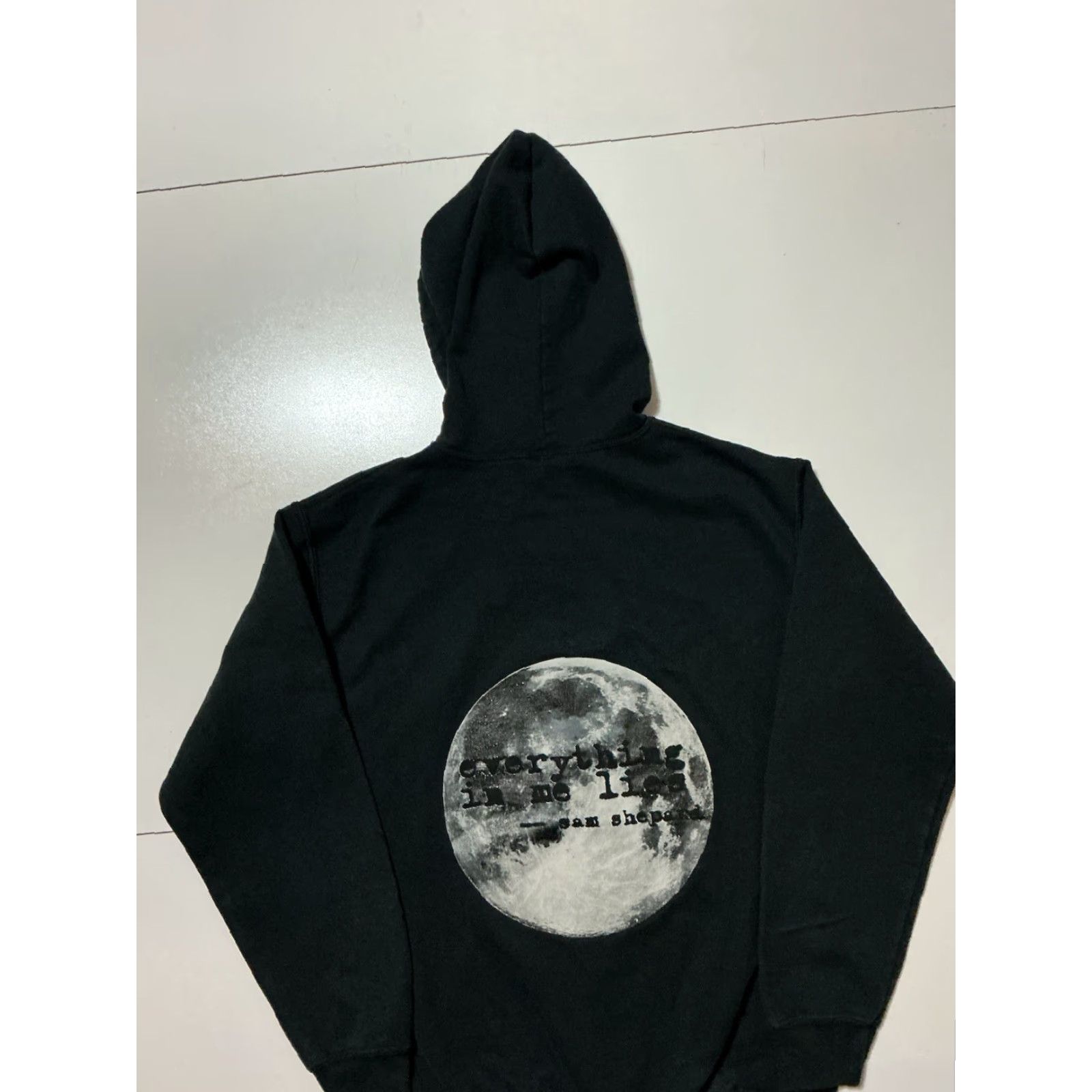 Gildan VINTAGE Sam Shepard A Lie Of The Mind Everything In Me Lies Play Full Zip Black Hoodie S Size US S / EU 44-46 / 1 - 5 Thumbnail