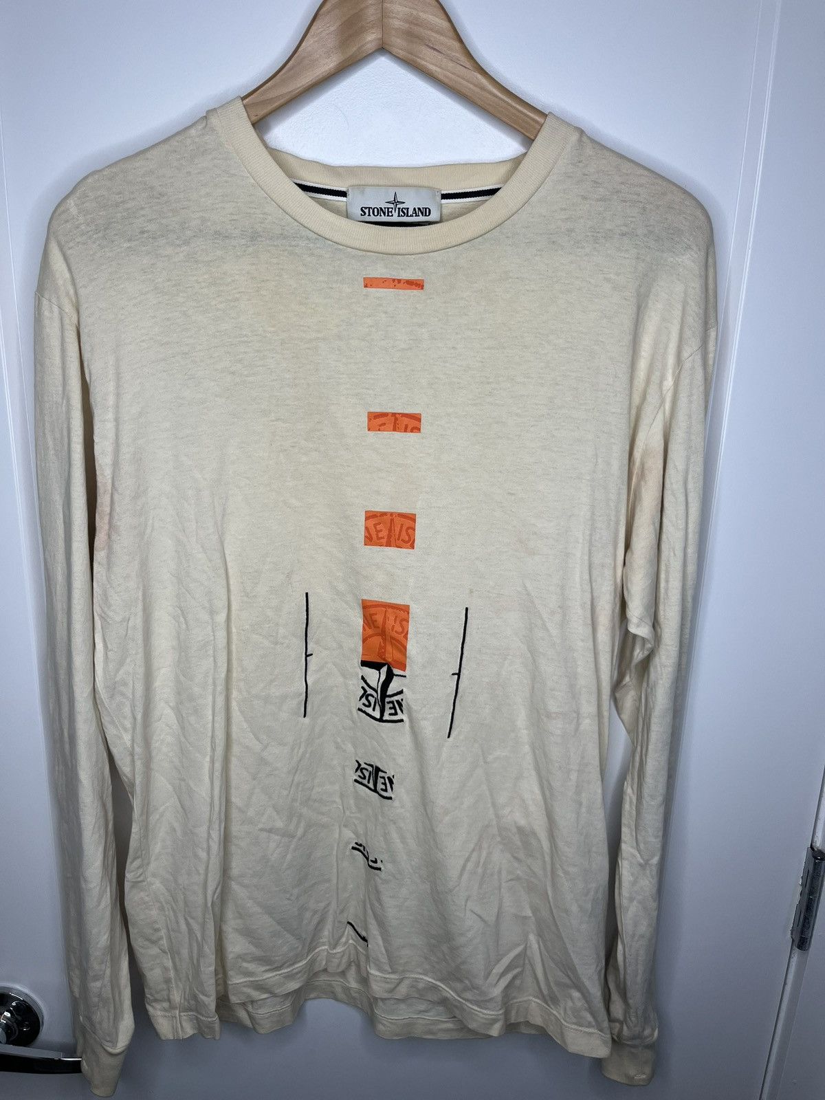 Stone Island STONE ISLAND Long Sleeve T Shirt Size Large Cream White Size US L / EU 52-54 / 3 - 1 Thumbnail