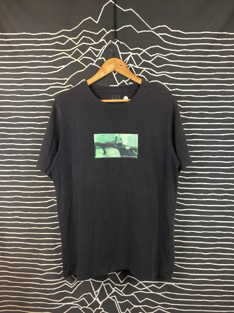 Uniqlo Uniqlo UT Sci-Fi Movie Collection The Matrix Tee Size L Size US L / EU 52-54 / 3 - 2 Thumbnail