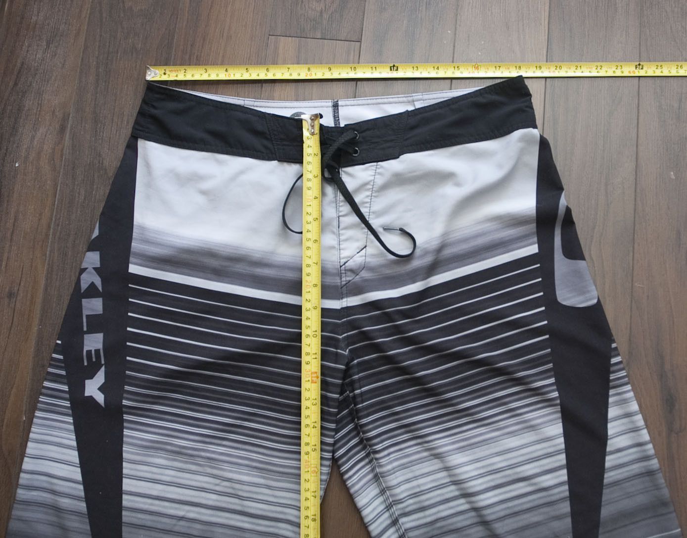 Oakley Oakley Board Shorts Size 36 Gray / Black Size US 36 / EU 52 - 5 Thumbnail