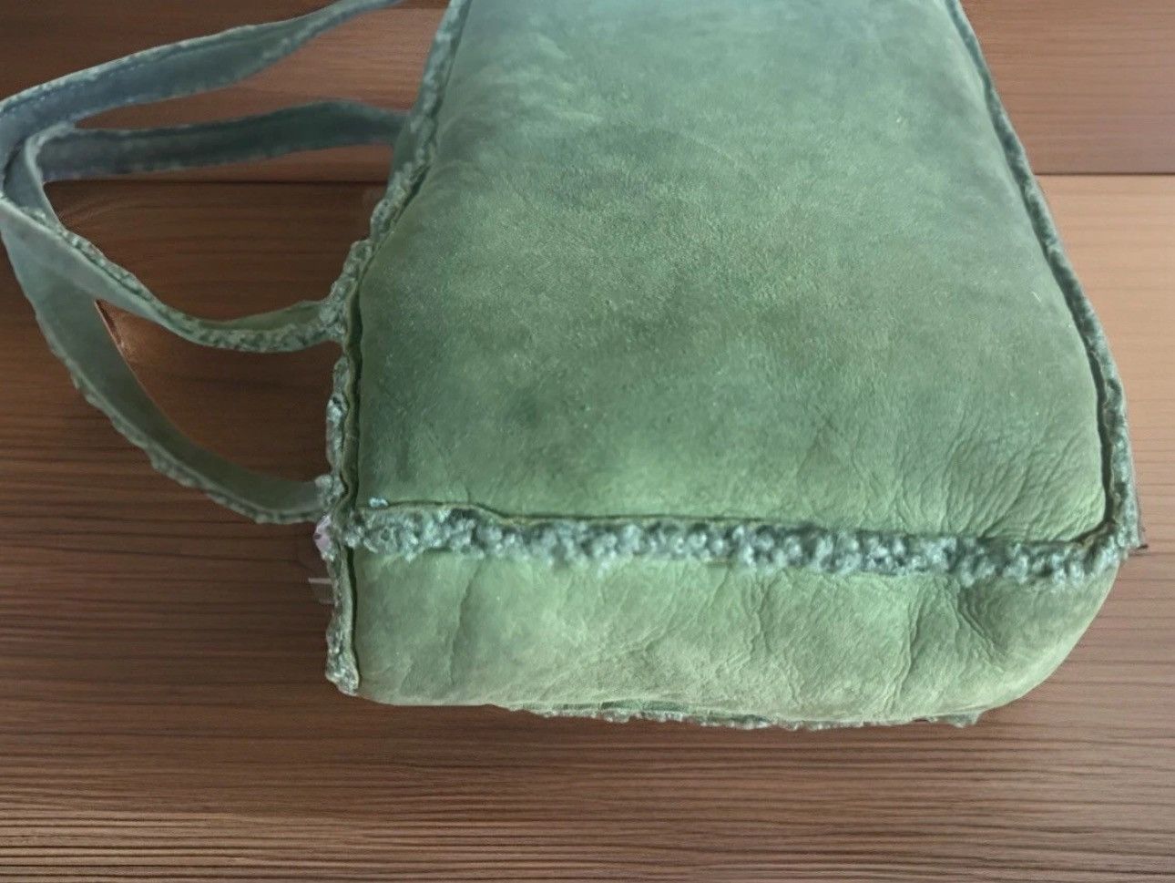 Chanel Chanel Green Suede Shearling Trim CC Turnlock Handbag Size ONE SIZE - 4 Thumbnail