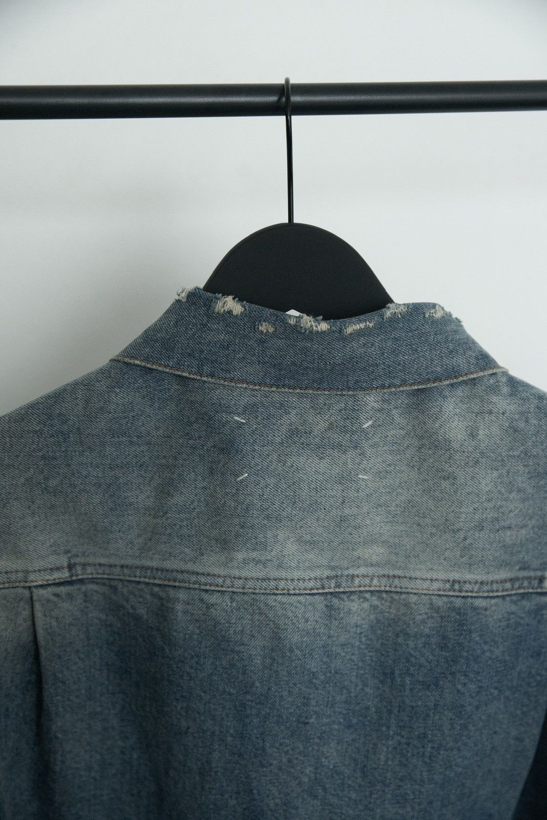 Maison Margiela Maison Margiela cropped distress denim jacket Size US M / EU 48-50 / 2 - 2 Thumbnail