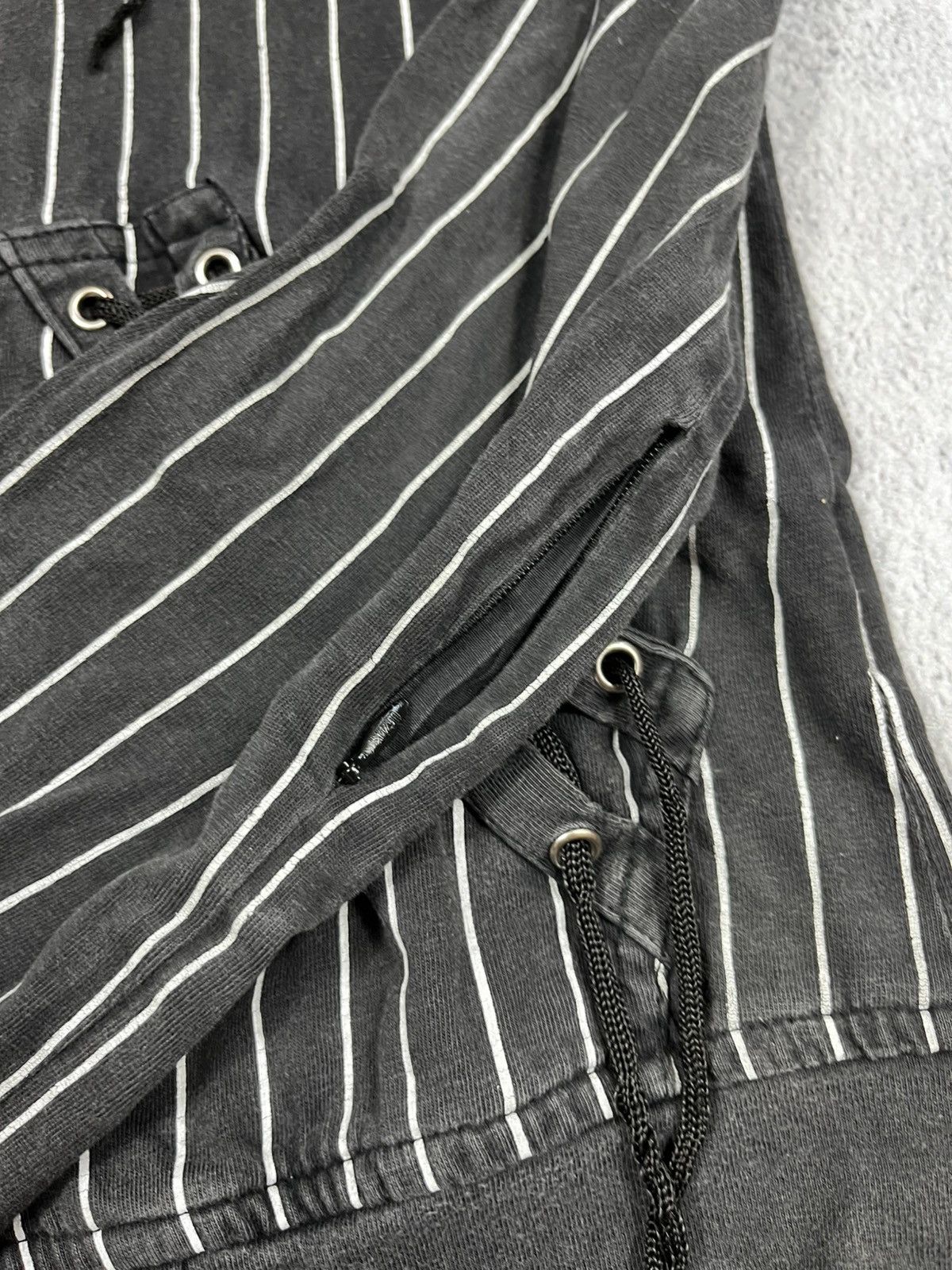 Japanese Brand × Vintage Vintage Y2K striped bondage ghotic wings zip hoodie Size M / US 6-8 / IT 42-44 - 11 Thumbnail