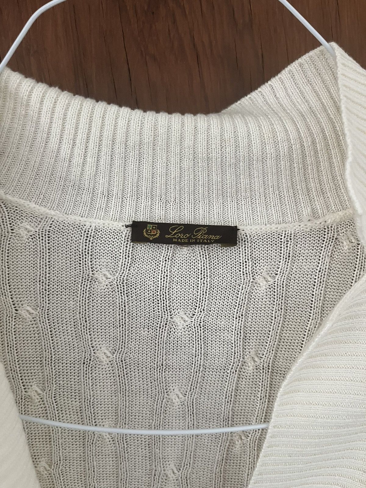 Loro Piana Loro Piana cream cardigan size 42/10 Size M / US 6-8 / IT 42-44 - 2 Thumbnail