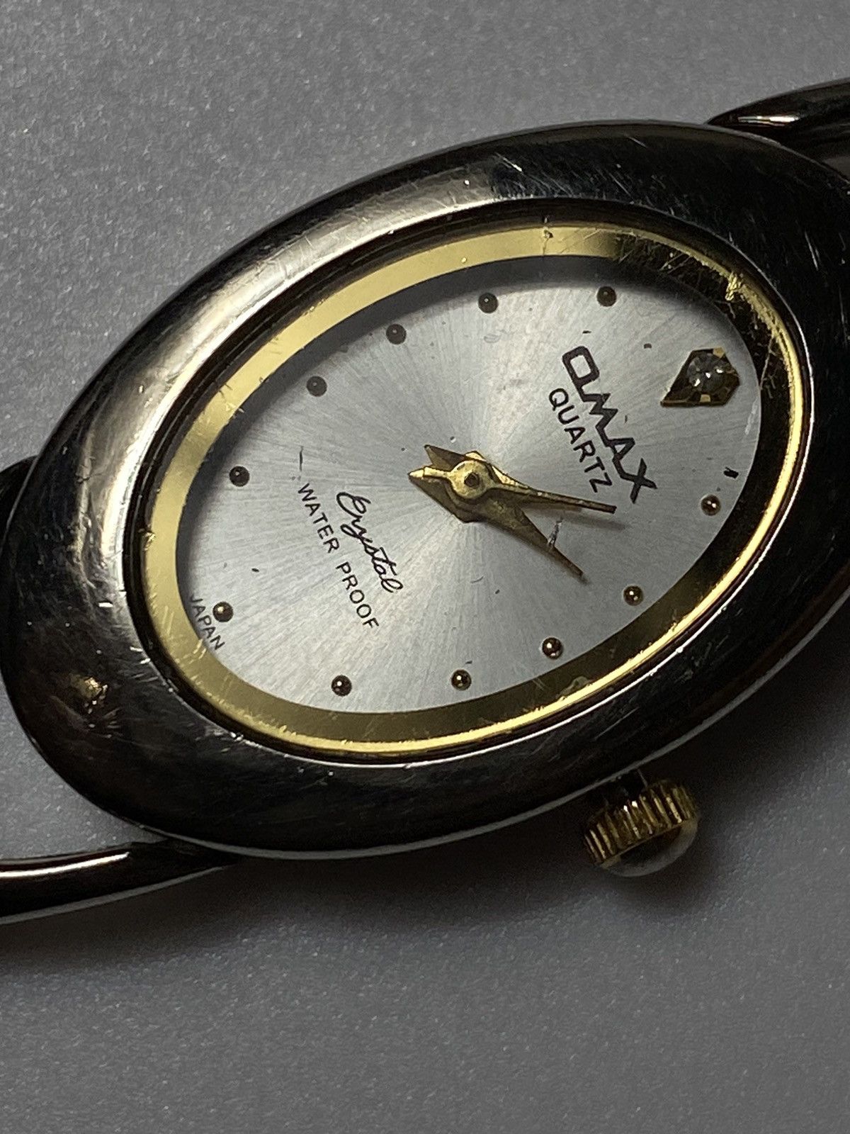 Japanese Brand Futuristic Oval Omax Quartz Watch - Japanese Brand Size ONE SIZE - 2 Thumbnail