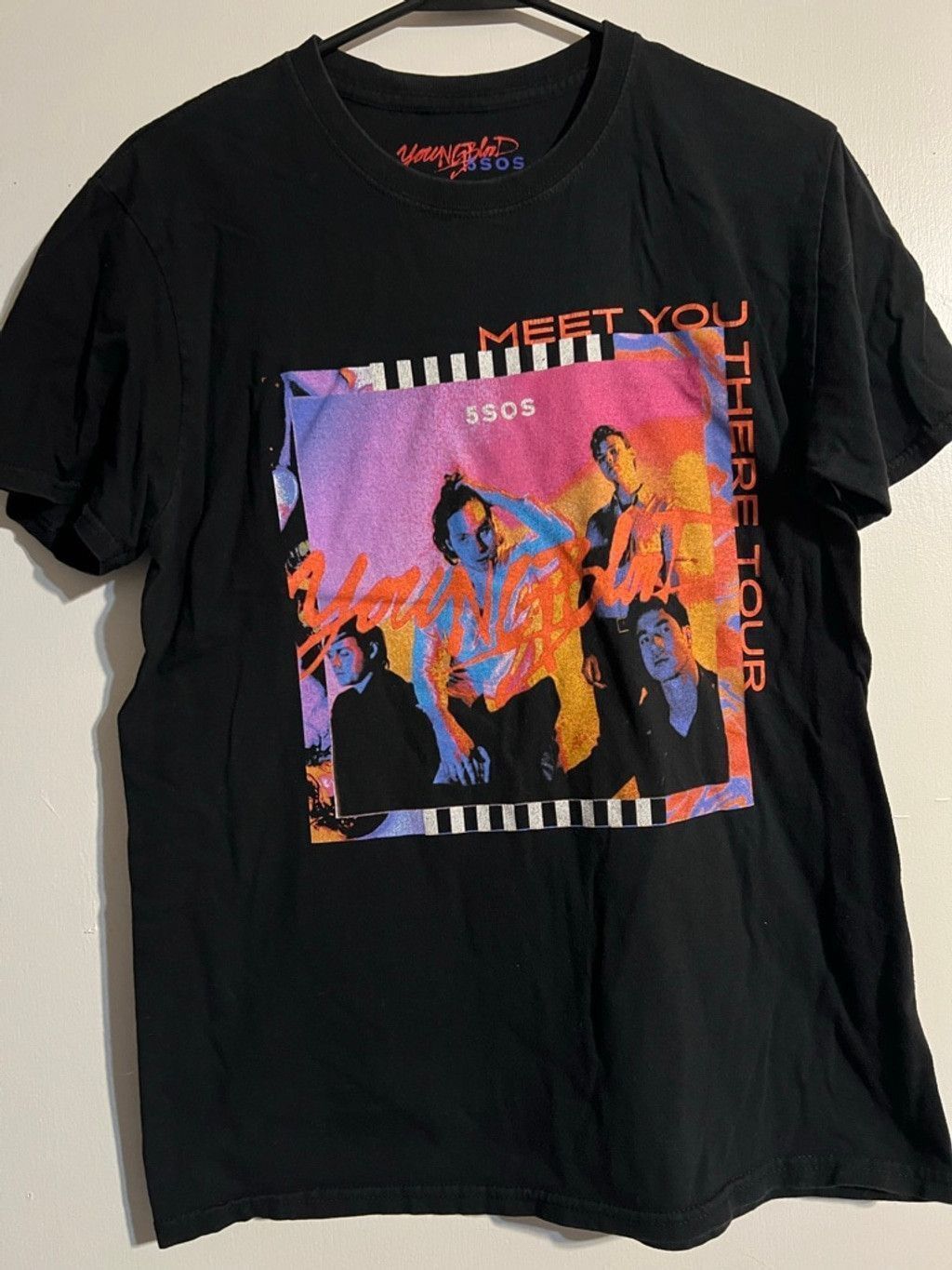 Other Women's Youngblood Black 5SOS Tour Short Sleeve Tee M Size M / US 6-8 / IT 42-44 - 1 Thumbnail