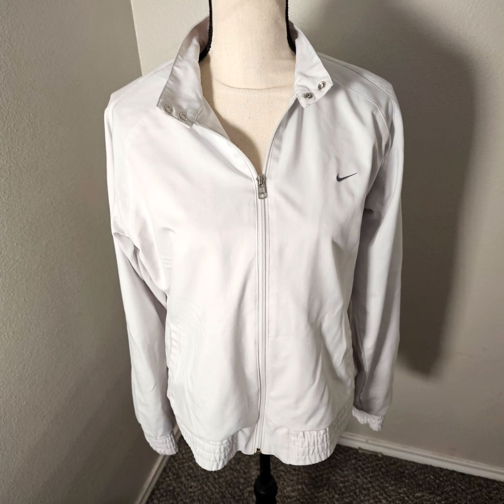 Nike VINTAGE Nike Womens Track Jacket White Large Nylon? No, Polyester The Athletic Dept. 90s Full Zip Womens Jacket Size L / US 10 / IT 46 - 2 Thumbnail