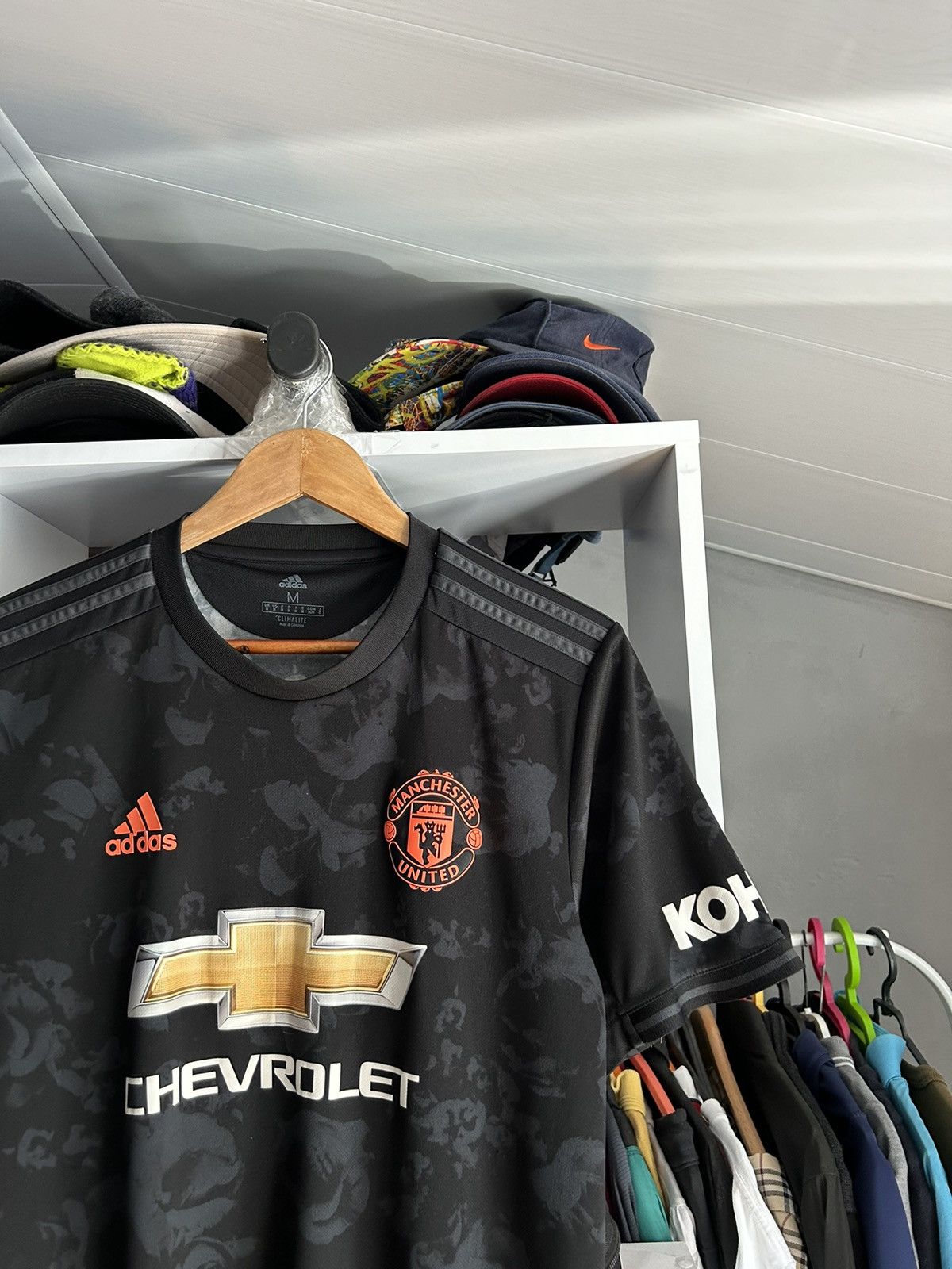 Adidas Manchester United Adidas 2019/20 3rd soccer jersey Size US M / EU 48-50 / 2 - 3 Thumbnail