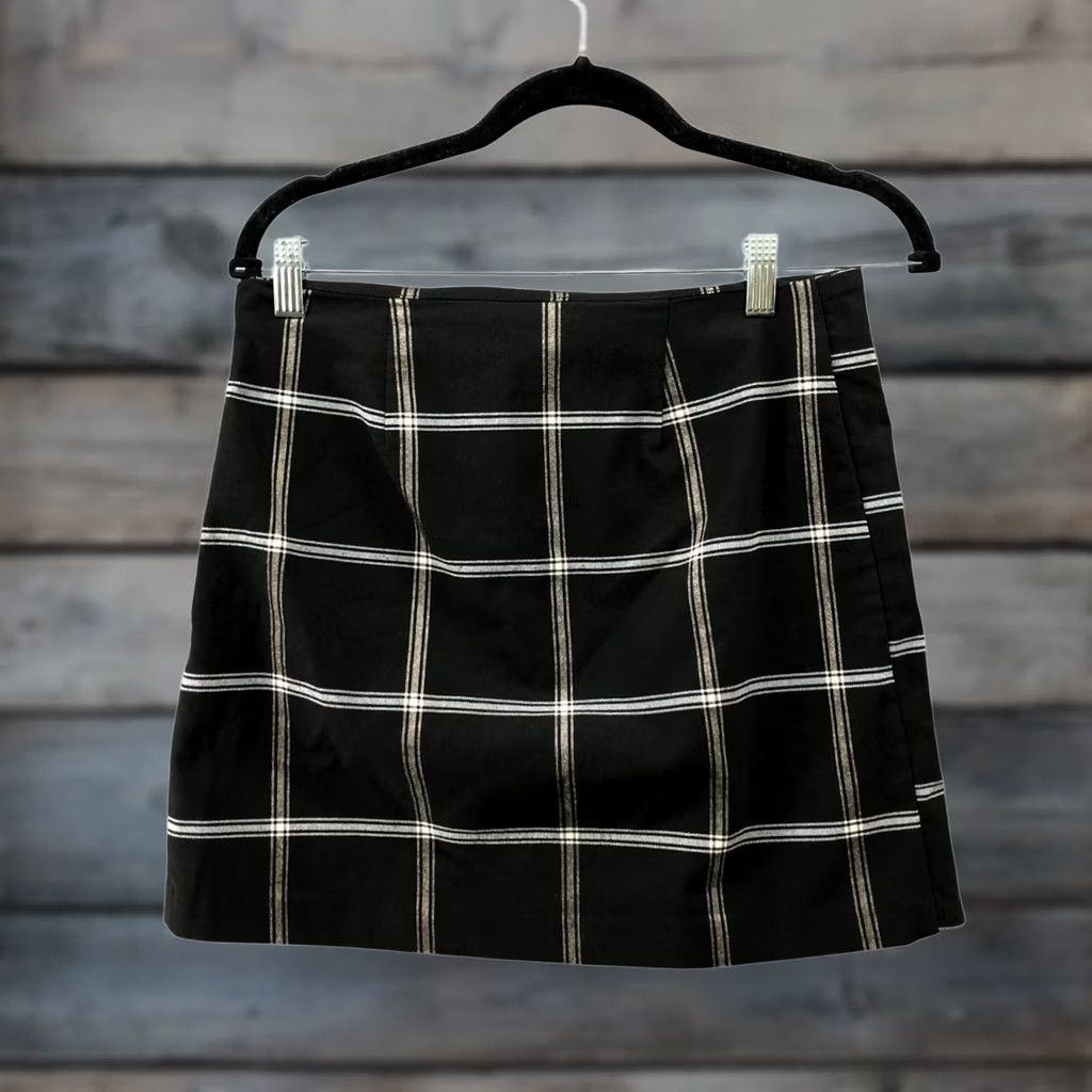 Urban Outfitters Urban Outfitters Plaid Mini Skirt Womens M Black White Grid Button Front Wrap Skirt Vintage No Short Preppy Mens Womens Girls Boys Size 32" / US 10 / IT 46 - 1 Thumbnail
