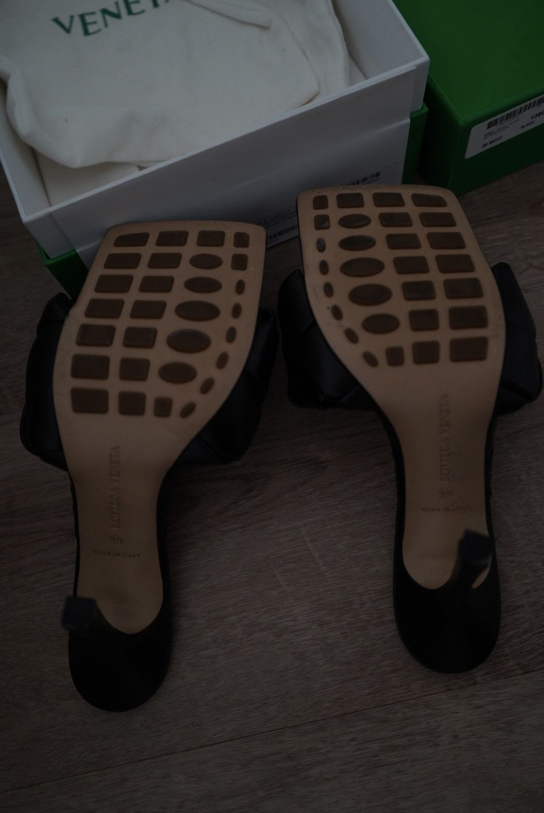 Bottega Veneta Bottega Veneta Lido Mules Black 39 Size US 9 / IT 39 - 15 Thumbnail