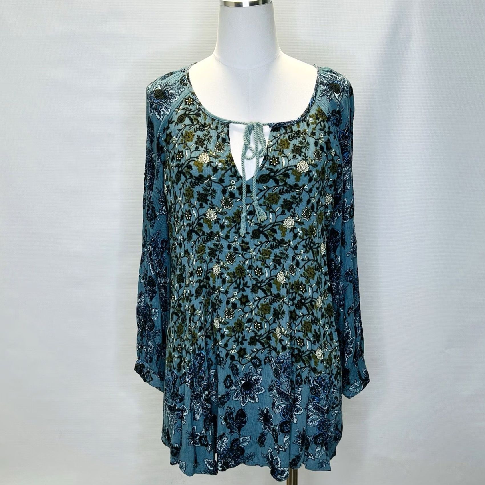 Free People Free People Dress Womens M Lucky Loosey Mini Tunic Blue Paisley Floral Boho Puff Sleeve V-Neck Lined Casual Party/Cocktail Travel Size M / US 6-8 / IT 42-44 - 2 Thumbnail