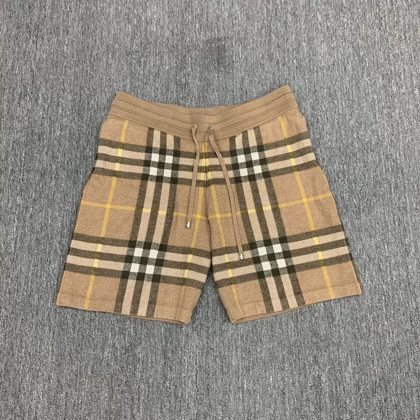 Burberry BURBERRY classic stripe wool knit shorts XL 95 new Size US 36 / EU 52 - 1 Thumbnail