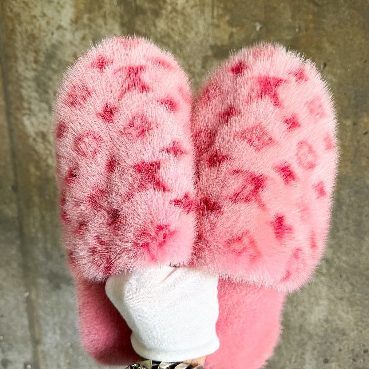 Louis Vuitton Louis Vuitton JAPAN EXCLUSIVE MINK FUR Clog Slippers Size US 9.5 / EU 42-43 - 5 Thumbnail