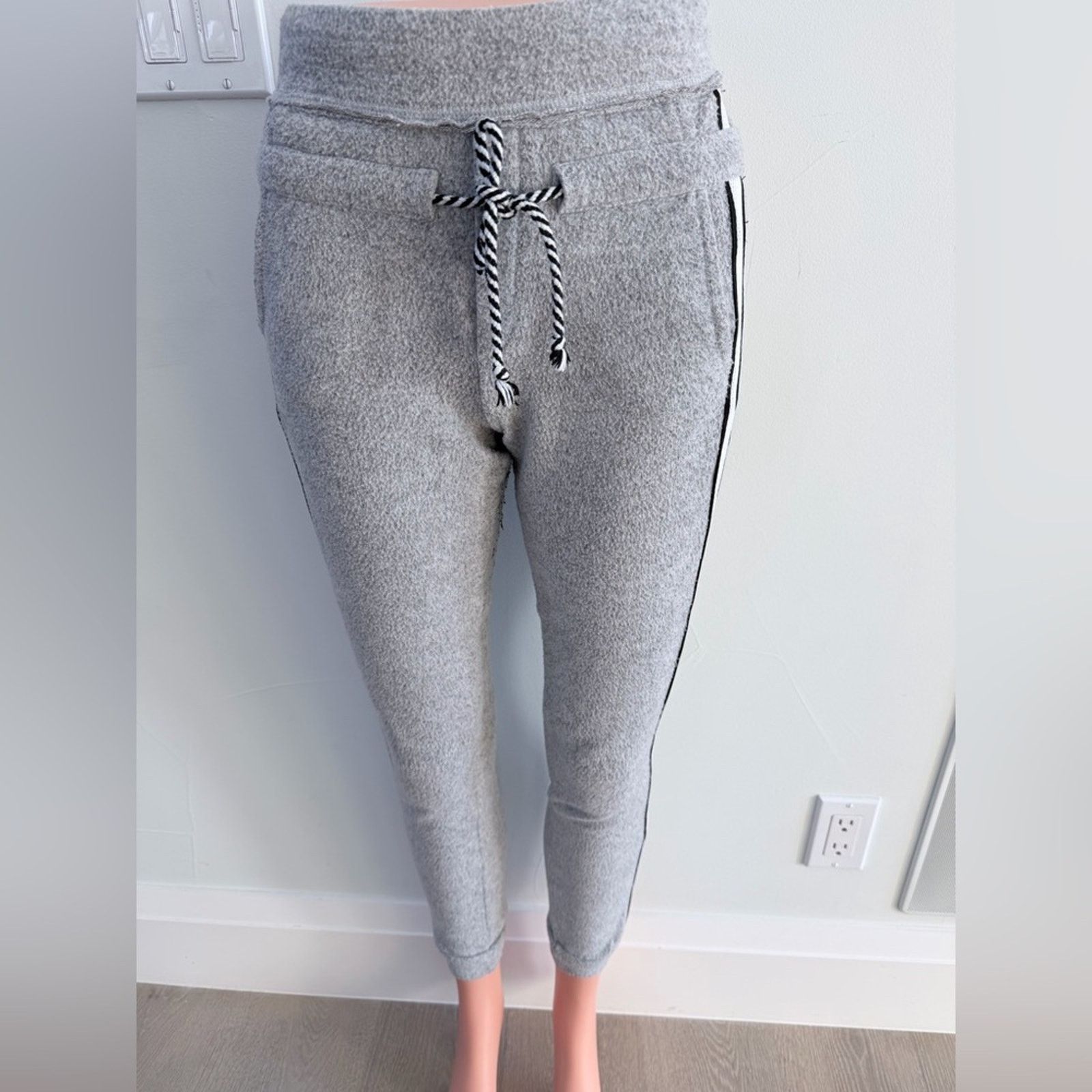 Other New Y2K Gym Fitness Yoga Pilates Gray Jogger Pants size S Size 25" / US 0 / IT 36 - 1 Thumbnail