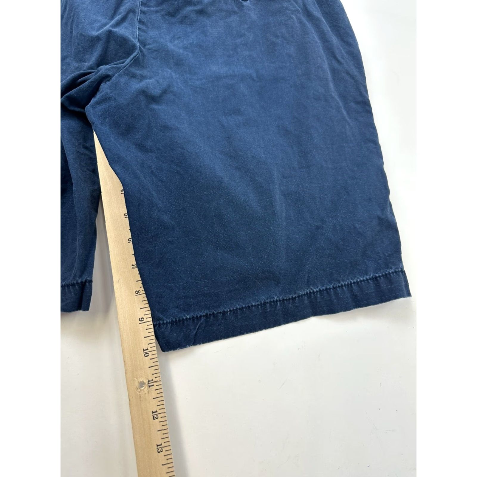 Banana Republic Banana Republic Shorts Men 34 Blue Geometric Print Chino Cotton Geometric Mens 34 Blue Size US 33 - 6 Thumbnail