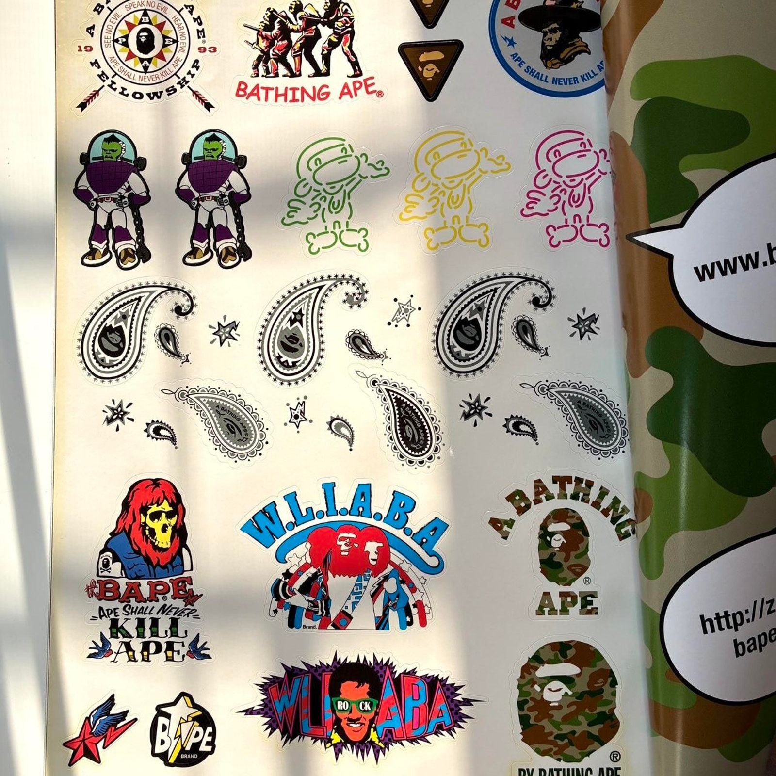 Bape BAPE KiD CuDi A BATHING APE 2010 Summer Collection magazine Size ONE SIZE - 2 Thumbnail