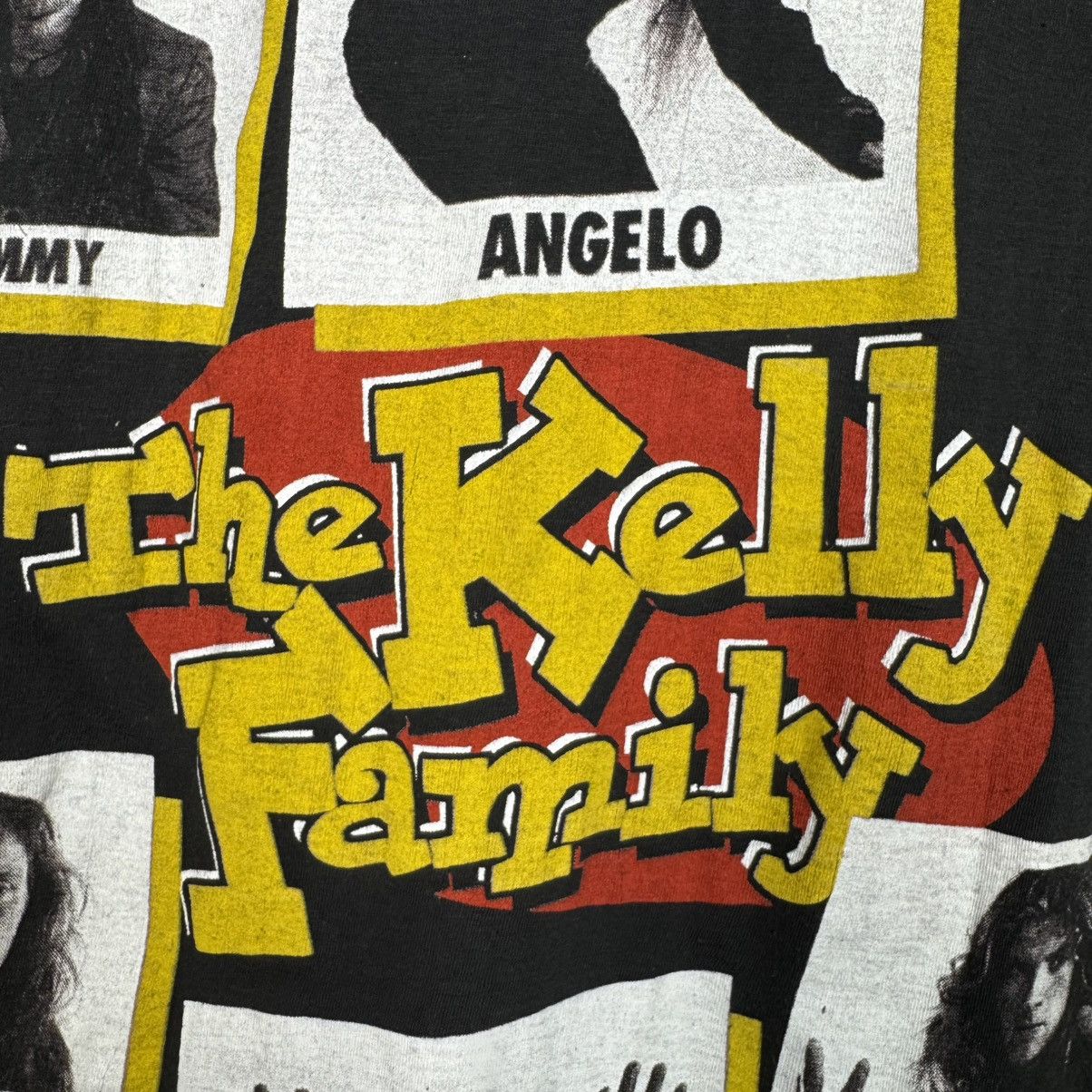 Vintage THE KELLY FAMILY 90s Y2K RARE VINTAGE T-SHIRT POP ROCK BAND Size US M / EU 48-50 / 2 - 19 Thumbnail