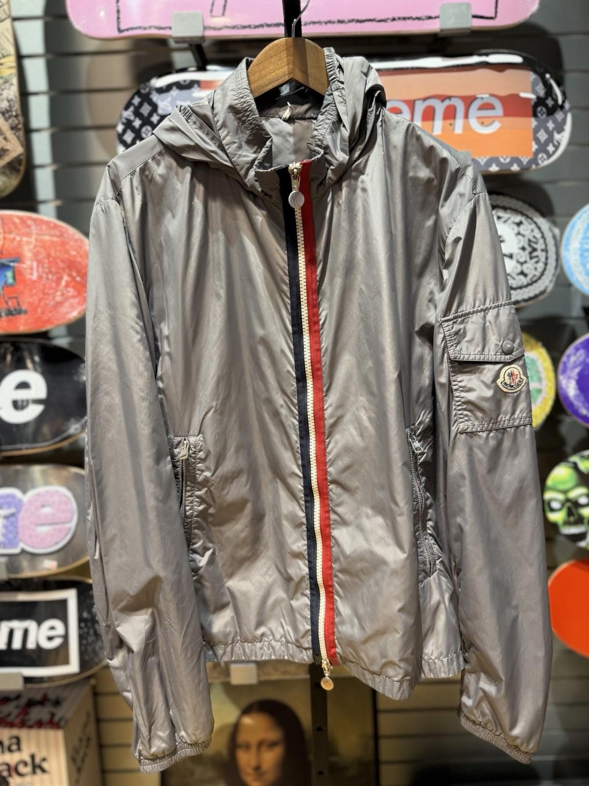 Moncler Moncler Keralle Giubbotto Windbreaker Grey Jacket Size 7 Size US XL / EU 56 / 4 - 1 Thumbnail