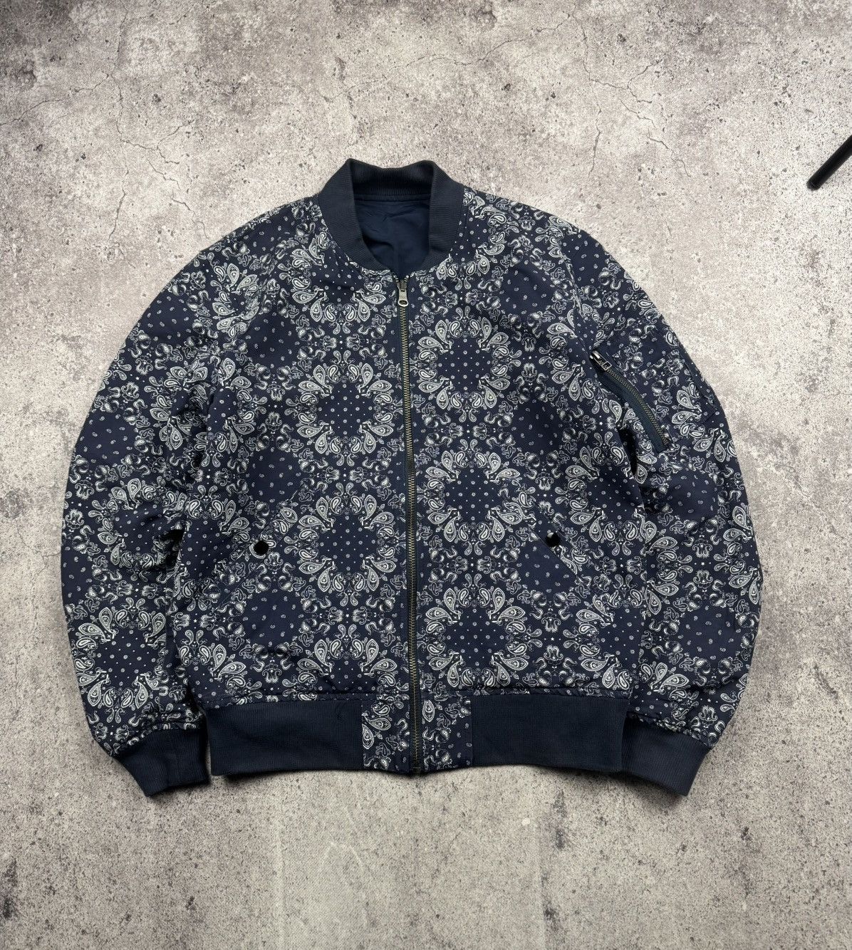 Japanese Brand Worn Out Age Reversible MA-1 Bomber – Bandana Side Size US M / EU 48-50 / 2 - 1 Thumbnail