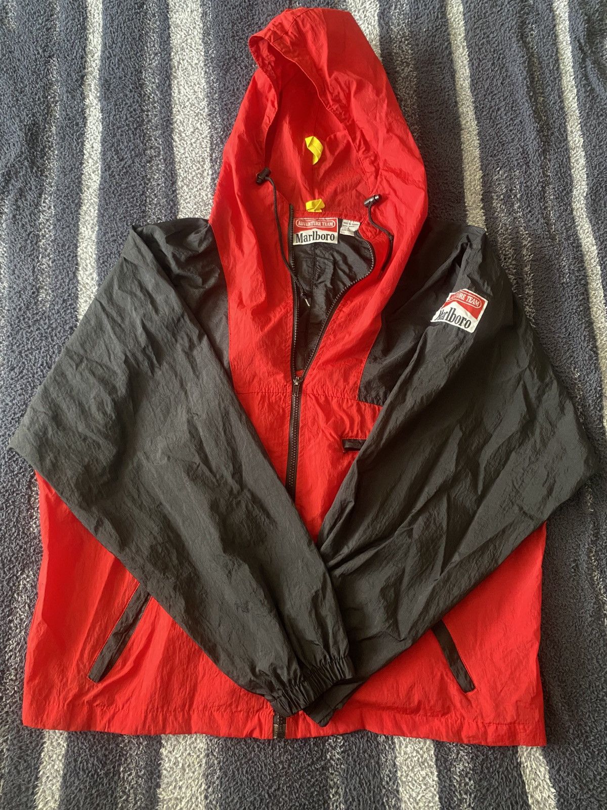 Vintage Marlboro adventure team windbreaker Size US L / EU 52-54 / 3 - 1 Thumbnail