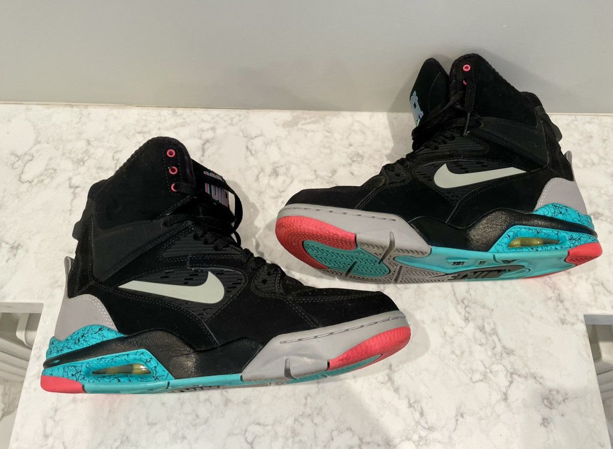 Nike Air Command Force Spurs