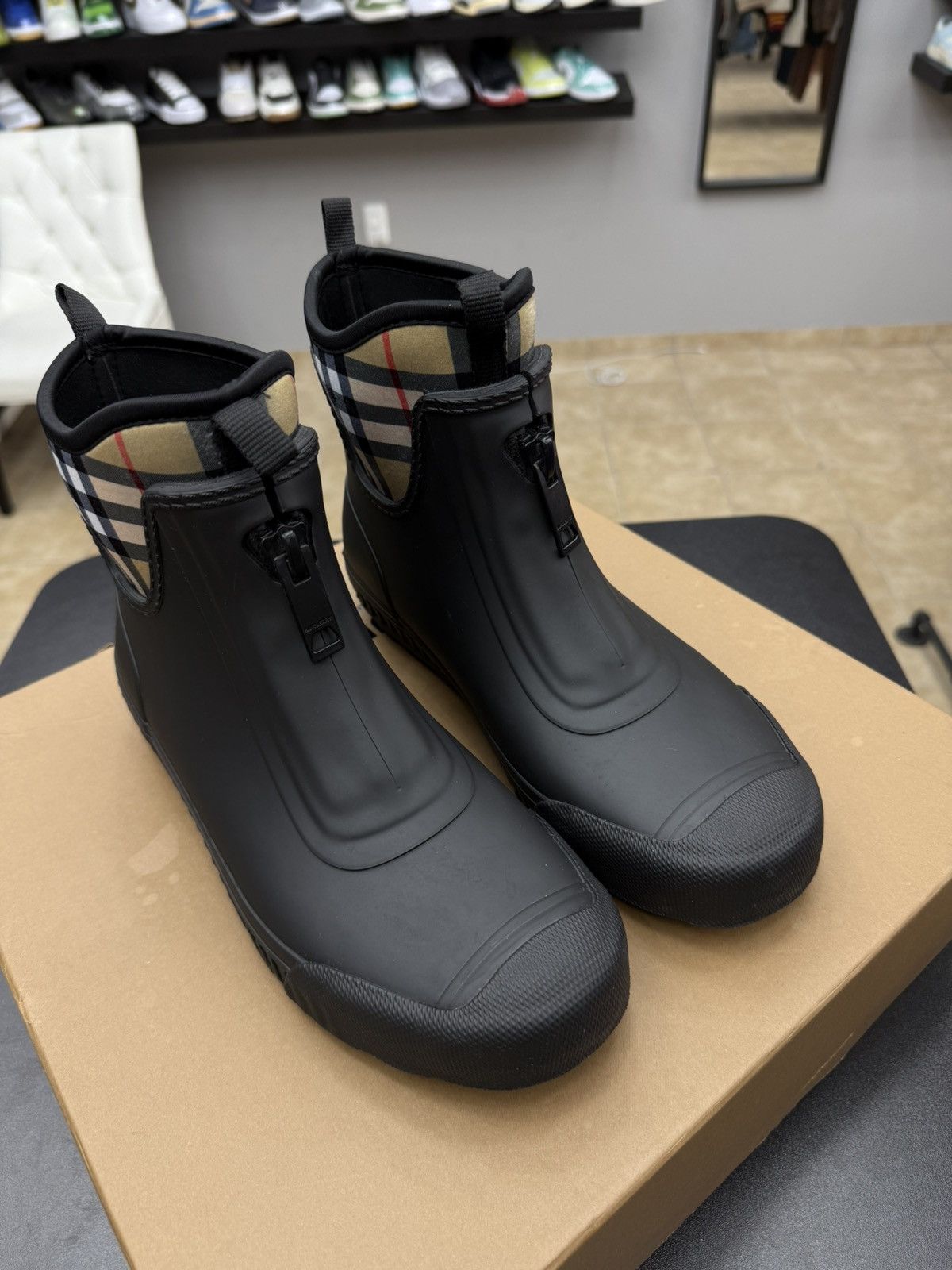 Burberry Burberry Flinton Check Rain Boots Booties Size 39 / 9 US Size US 9 / IT 39 - 6 Thumbnail