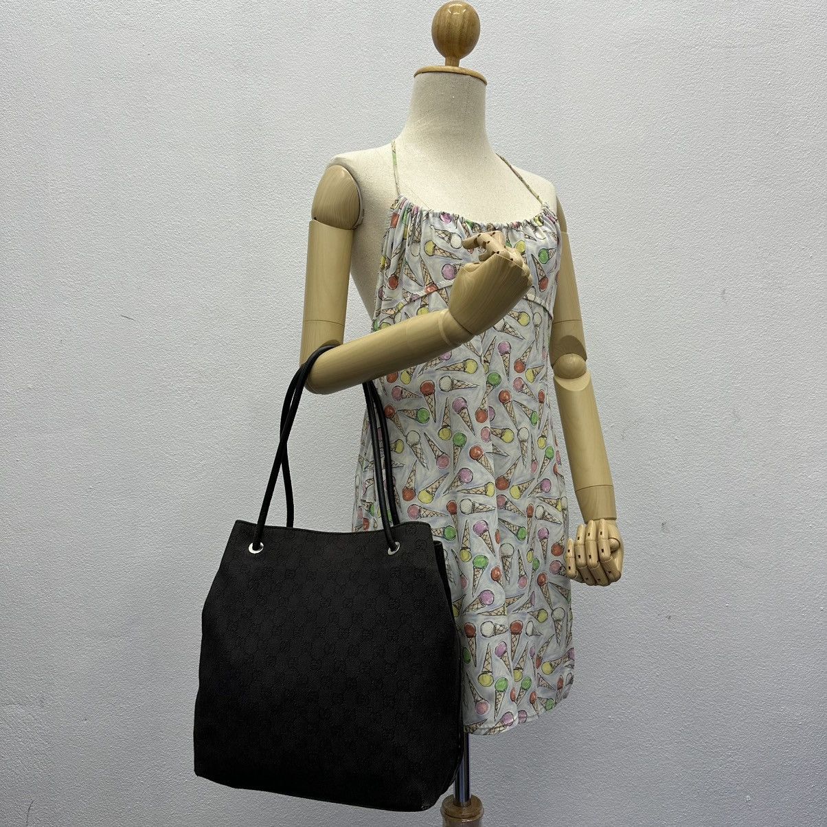 Gucci ‼️LAST DROP‼️ AUTHENTIC GUCCI BLACK GG CANVAS GIFFORD TOTE BAG Size ONE SIZE - 2 Thumbnail