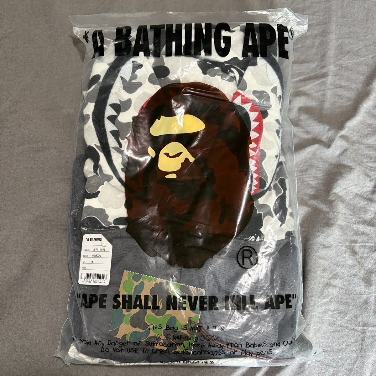 Bape BAPE ABC Camo Shark Pullover Hoodie Medium Charcoal Men’s Size US M / EU 48-50 / 2 - 18 Thumbnail