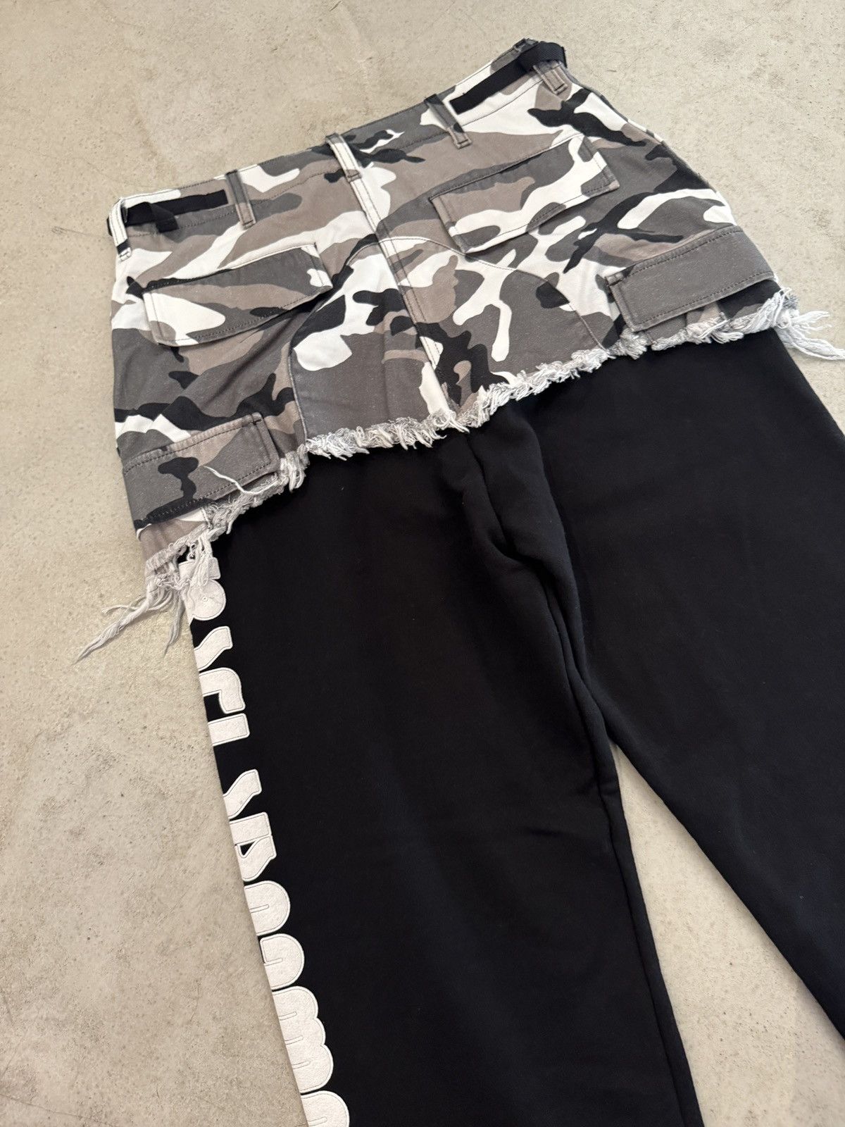 Designer × Vetements *RARE* RUNWAY VETEMENTS CAMO HYBRID CARGO PANTS SWEATS DEMNA Size US 32 / EU 48 - 6 Thumbnail