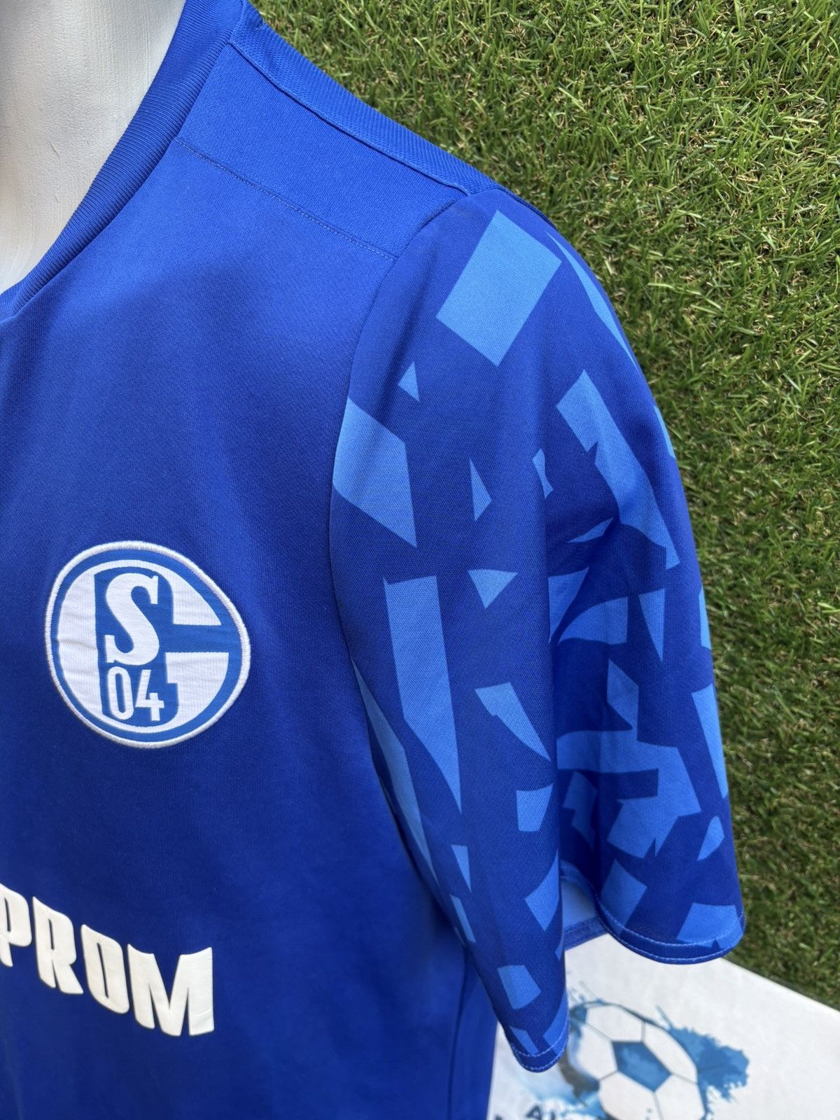 Umbro Schalke 04 jersey Size US L / EU 52-54 / 3 - 8 Thumbnail