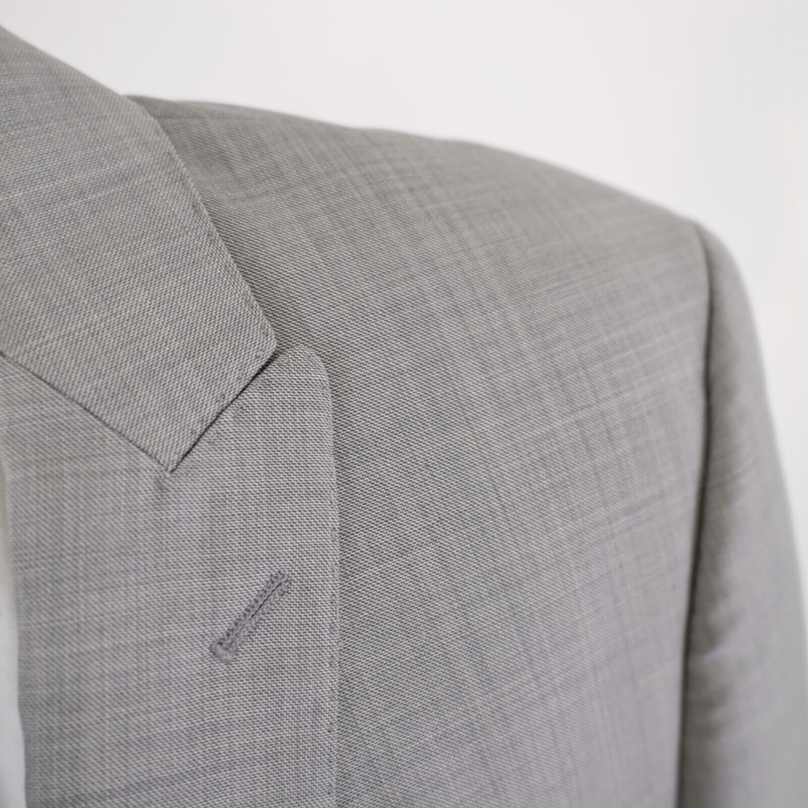 Tallia Tallia Wool Gray Sharkskin Peak Lapel 2 Button Blazer 40R / Size 40R - 2 Thumbnail